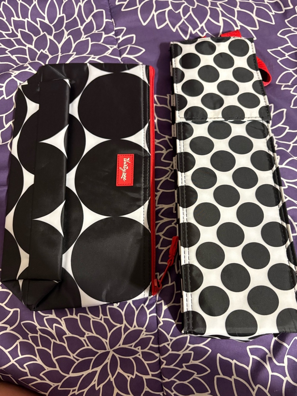 Thirty-one big dot red and black thermals